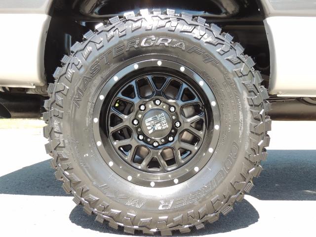 2004 Dodge Ram 2500 SLT 4dr / 4X4 /5.9L DIESEL / 6-SPEED / 1-OWNER - Photo 23 - Portland, OR 97217