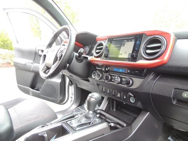 2016 Toyota Tacoma TRD Sport / 4X4 / Navi / Sunroof / LOADED / LIFTED - Photo 30 - Portland, OR 97217