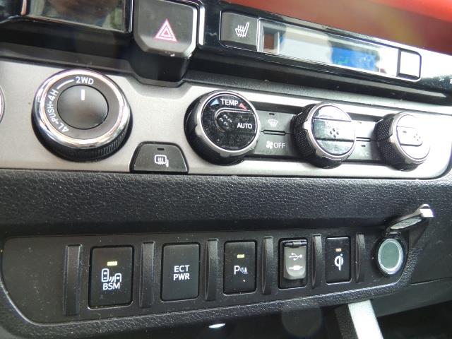 2016 Toyota Tacoma TRD Sport / 4X4 / Navi / Sunroof / LOADED / LIFTED - Photo 20 - Portland, OR 97217