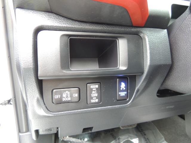 2016 Toyota Tacoma TRD Sport / 4X4 / Navi / Sunroof / LOADED / LIFTED - Photo 14 - Portland, OR 97217