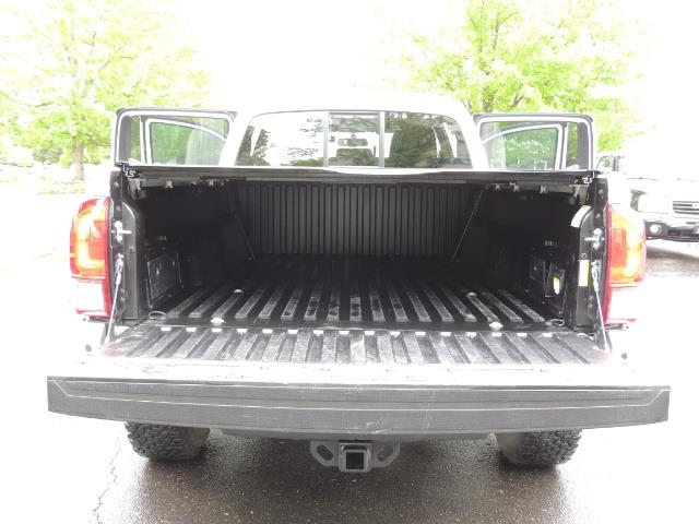 2016 Toyota Tacoma TRD Sport / 4X4 / Navi / Sunroof / LOADED / LIFTED - Photo 39 - Portland, OR 97217