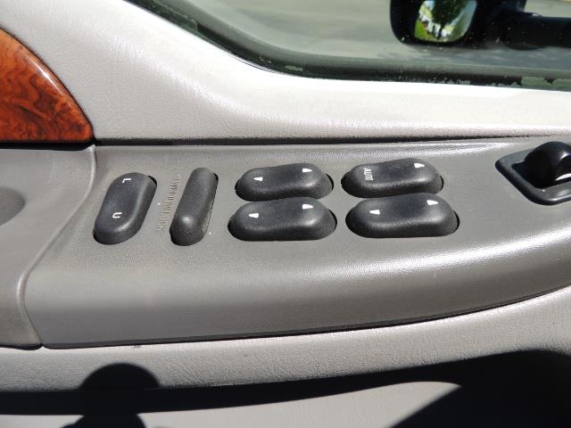 2001 Ford F-350 Super Duty Lariat / 4X4 / 7.3L DIESEL / LIFTED - Photo 34 - Portland, OR 97217