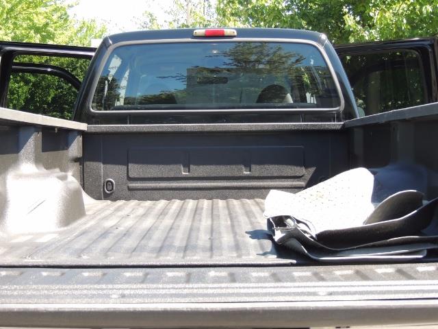 2001 Ford F-350 Super Duty Lariat / 4X4 / 7.3L DIESEL / LIFTED - Photo 28 - Portland, OR 97217