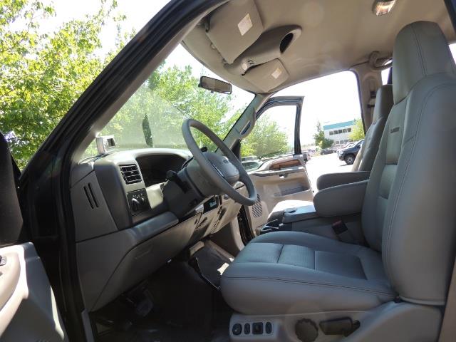 2001 Ford F-350 Super Duty Lariat / 4X4 / 7.3L DIESEL / LIFTED - Photo 14 - Portland, OR 97217