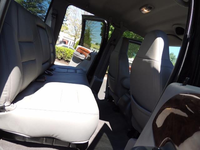 2001 Ford F-350 Super Duty Lariat / 4X4 / 7.3L DIESEL / LIFTED - Photo 16 - Portland, OR 97217