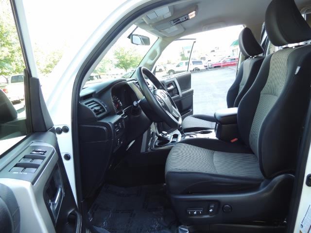 2016 Toyota 4Runner 4X4 / 3RD SEAT / REAR CAM / WARRANTY / LIFTED !! - Photo 33 - Portland, OR 97217