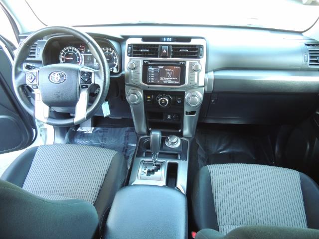 2016 Toyota 4Runner 4X4 / 3RD SEAT / REAR CAM / WARRANTY / LIFTED !! - Photo 18 - Portland, OR 97217