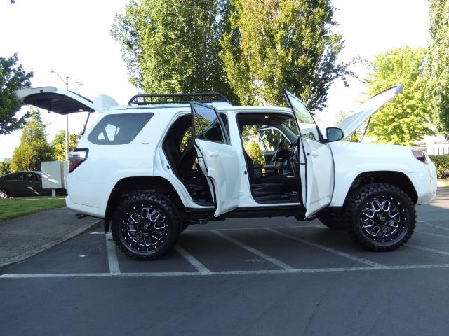 2016 Toyota 4Runner 4X4 / 3RD SEAT / REAR CAM / WARRANTY / LIFTED !! - Photo 23 - Portland, OR 97217