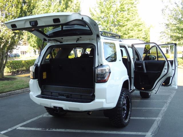 2016 Toyota 4Runner 4X4 / 3RD SEAT / REAR CAM / WARRANTY / LIFTED !! - Photo 28 - Portland, OR 97217