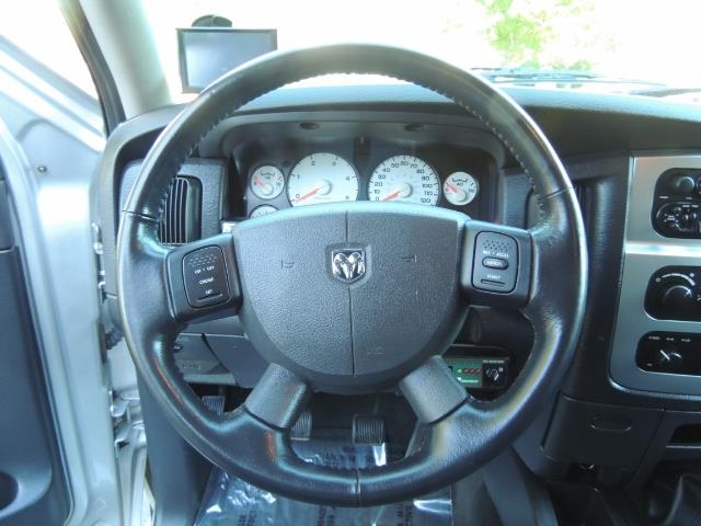 2004 Dodge Ram 3500 Laramie FLAT BED 4X4 / 5.9L Cummins DIESEL 6-SPEED - Photo 39 - Portland, OR 97217