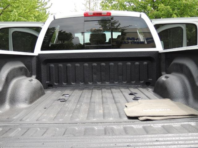 2006 Dodge Ram 3500 Laramie MegaCab / 4X4 /5.9L DIESEL/ EXHAUST BRAKE - Photo 28 - Portland, OR 97217