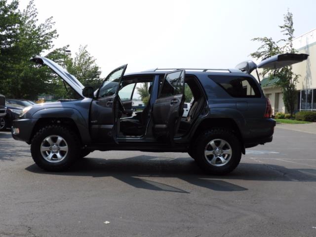 2005 Toyota 4Runner SPORT Edition / 4WD / DIFF LOCK / LIFTED !!! - Photo 21 - Portland, OR 97217