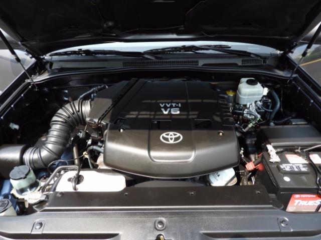 2005 Toyota 4Runner SPORT Edition / 4WD / DIFF LOCK / LIFTED !!! - Photo 18 - Portland, OR 97217