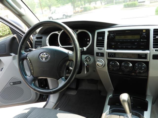 2005 Toyota 4Runner SPORT Edition / 4WD / DIFF LOCK / LIFTED !!! - Photo 37 - Portland, OR 97217