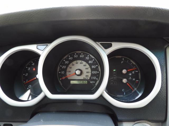 2005 Toyota 4Runner SPORT Edition / 4WD / DIFF LOCK / LIFTED !!! - Photo 39 - Portland, OR 97217