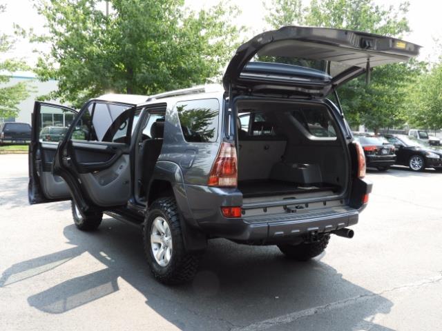 2005 Toyota 4Runner SPORT Edition / 4WD / DIFF LOCK / LIFTED !!! - Photo 25 - Portland, OR 97217