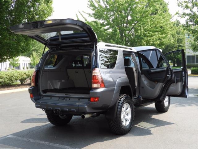 2005 Toyota 4Runner SPORT Edition / 4WD / DIFF LOCK / LIFTED !!! - Photo 28 - Portland, OR 97217