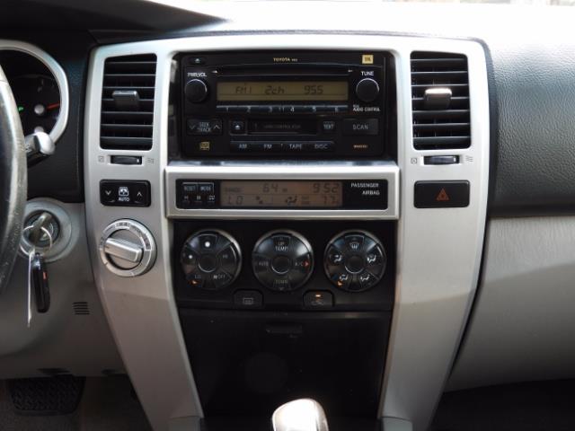 2005 Toyota 4Runner SPORT Edition / 4WD / DIFF LOCK / LIFTED !!! - Photo 35 - Portland, OR 97217