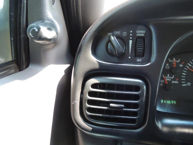 2001 Dodge Ram 2500 SLT 4dr / 4X4 / 5.9L DIESEL / 6-SPEED / LIFTED - Photo 19 - Portland, OR 97217