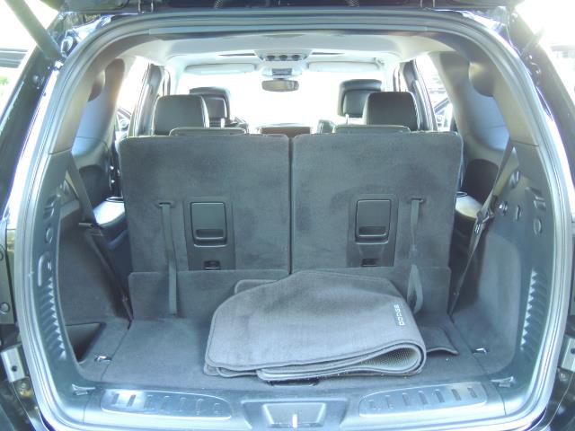 2017 Dodge Durango Citadel / AWD / Navigation / 3RD Seat / Excel Cond - Photo 19 - Portland, OR 97217
