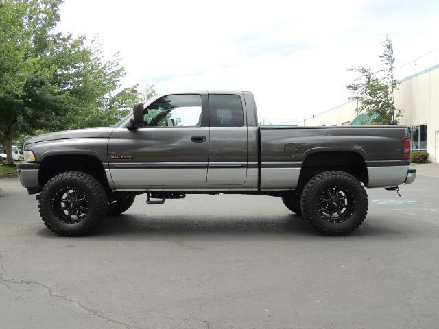 2002 Dodge Ram 2500 SLT Plus 4dr / 4X4 / Leather / 5.9L DIESEL / 6-SPD - Photo 3 - Portland, OR 97217