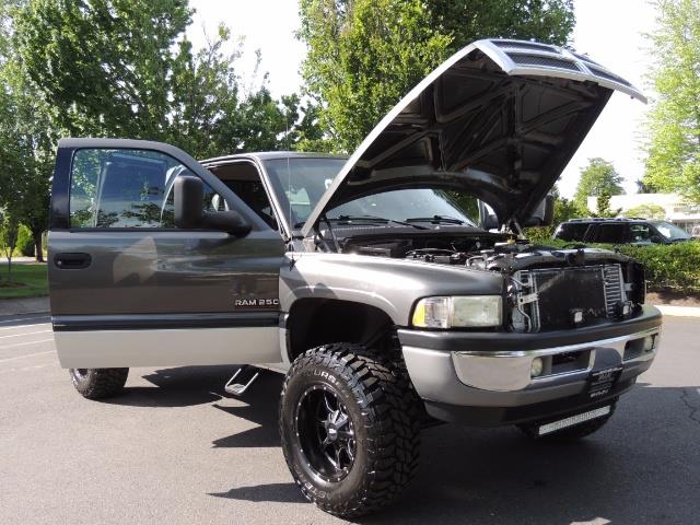2002 Dodge Ram 2500 SLT Plus 4dr / 4X4 / Leather / 5.9L DIESEL / 6-SPD - Photo 30 - Portland, OR 97217