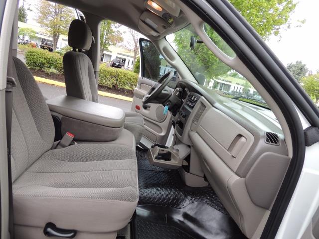 2004 Dodge Ram 2500 SLT 4dr / 4X4 / 5.9L CUMMINS DIESEL / 1-OWNER - Photo 17 - Portland, OR 97217