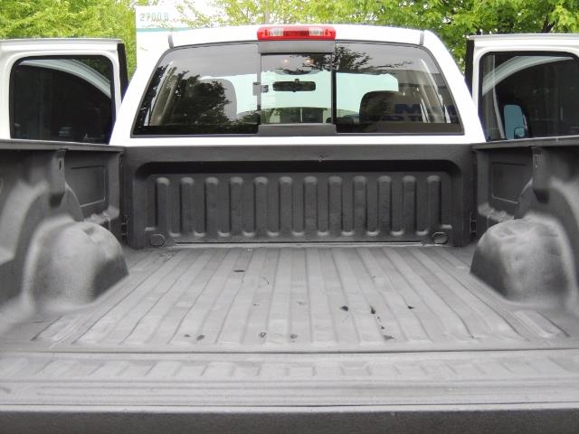 2004 Dodge Ram 2500 SLT 4dr / 4X4 / 5.9L CUMMINS DIESEL / 1-OWNER - Photo 28 - Portland, OR 97217