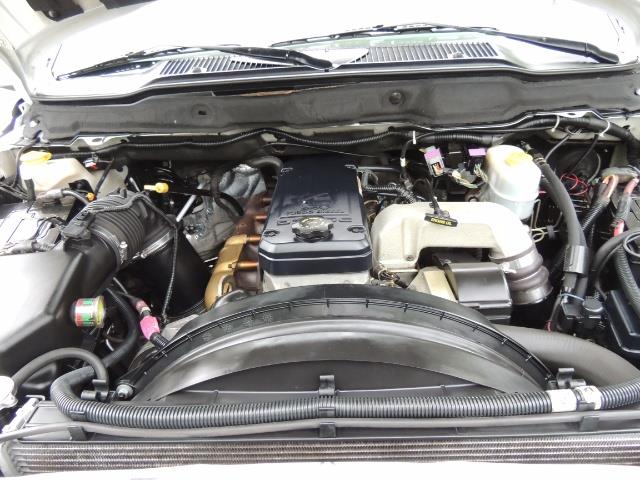 2004 Dodge Ram 2500 SLT 4dr / 4X4 / 5.9L CUMMINS DIESEL / 1-OWNER - Photo 32 - Portland, OR 97217