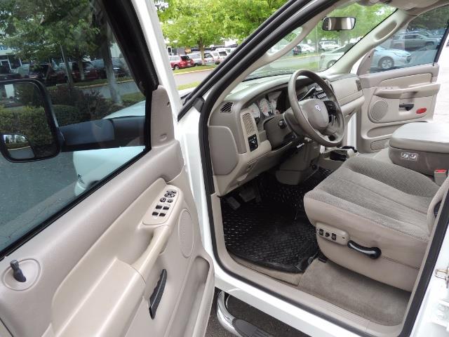 2004 Dodge Ram 2500 SLT 4dr / 4X4 / 5.9L CUMMINS DIESEL / 1-OWNER - Photo 13 - Portland, OR 97217