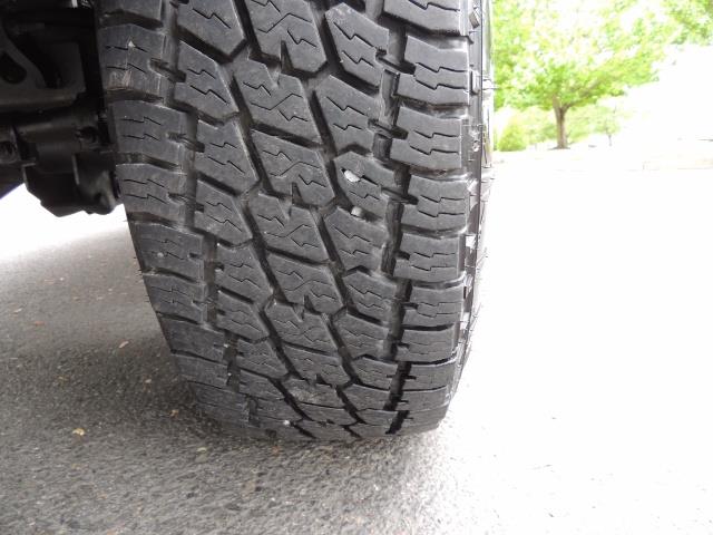 2004 Dodge Ram 2500 SLT 4dr / 4X4 / 5.9L CUMMINS DIESEL / 1-OWNER - Photo 23 - Portland, OR 97217