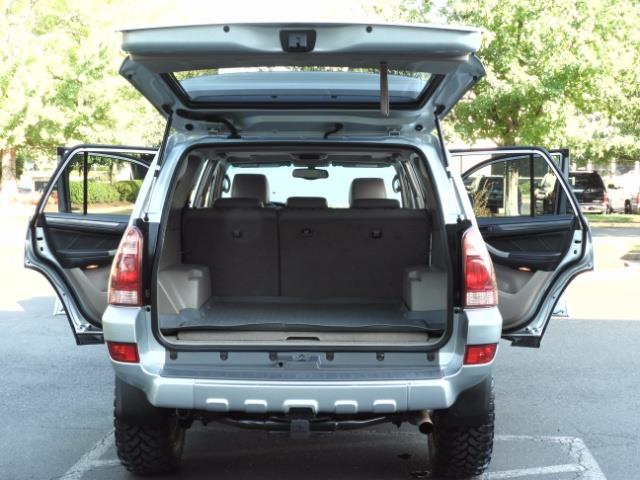 2004 Toyota 4Runner LIMITED Edition 4WD / V8 4.7L / DIFF LOCK / LIFTED - Photo 26 - Portland, OR 97217