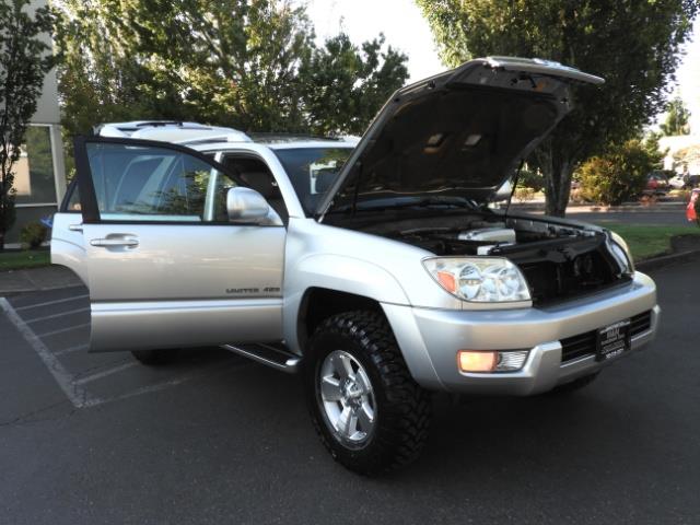 2004 Toyota 4Runner LIMITED Edition 4WD / V8 4.7L / DIFF LOCK / LIFTED - Photo 29 - Portland, OR 97217