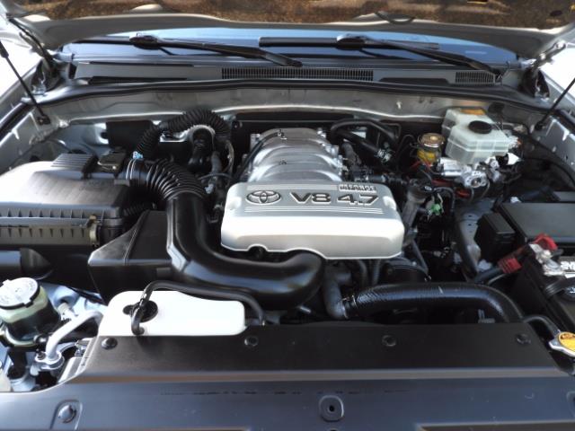2004 Toyota 4Runner LIMITED Edition 4WD / V8 4.7L / DIFF LOCK / LIFTED - Photo 31 - Portland, OR 97217