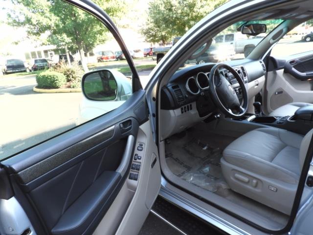 2004 Toyota 4Runner LIMITED Edition 4WD / V8 4.7L / DIFF LOCK / LIFTED - Photo 13 - Portland, OR 97217