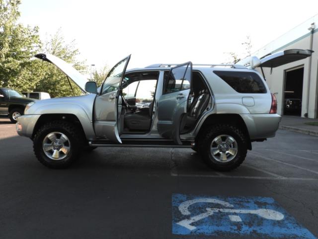 2004 Toyota 4Runner LIMITED Edition 4WD / V8 4.7L / DIFF LOCK / LIFTED - Photo 22 - Portland, OR 97217