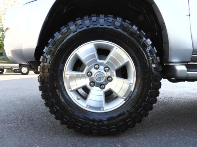 2004 Toyota 4Runner LIMITED Edition 4WD / V8 4.7L / DIFF LOCK / LIFTED - Photo 33 - Portland, OR 97217