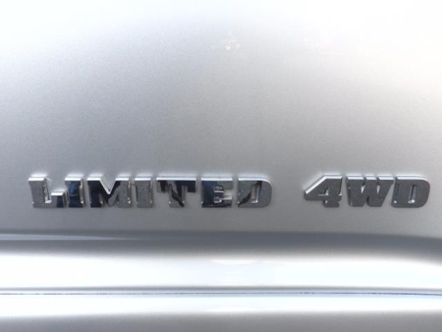 2004 Toyota 4Runner LIMITED Edition 4WD / V8 4.7L / DIFF LOCK / LIFTED - Photo 34 - Portland, OR 97217