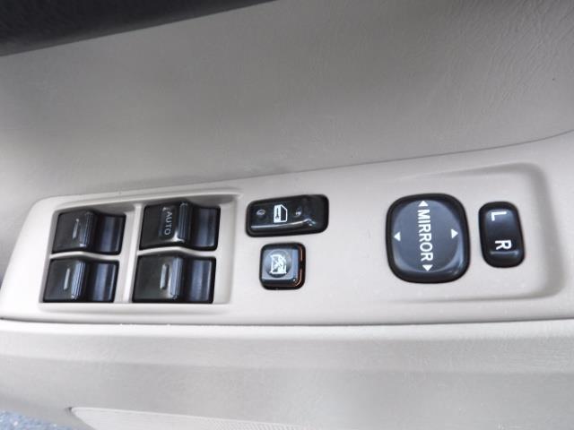 2004 Toyota 4Runner LIMITED Edition 4WD / V8 4.7L / DIFF LOCK / LIFTED - Photo 36 - Portland, OR 97217