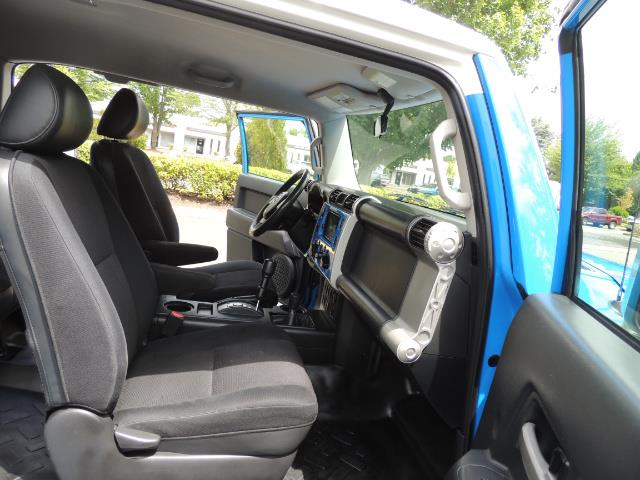 2007 Toyota FJ Cruiser 4dr SUV / 4X4 / REAR DIFF LOCKS / LIFTED LIFTED - Photo 18 - Portland, OR 97217