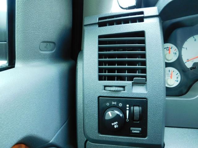 2006 Dodge Ram 2500 SLT SLT 4dr Mega Cab / 4X4 / 5.9L DIESEL CUMMINS - Photo 40 - Portland, OR 97217