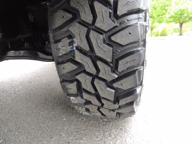 2000 Toyota Tacoma 2dr 4WD 5Spd Manual / New 31 " Mud Tires - Photo 14 - Portland, OR 97217
