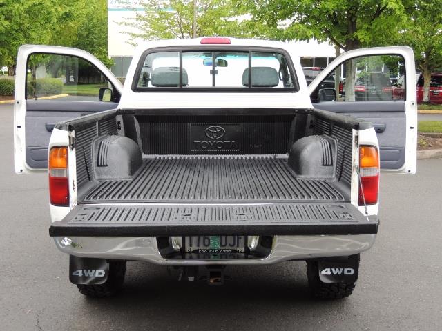 2000 Toyota Tacoma 2dr 4WD 5Spd Manual / New 31 " Mud Tires - Photo 12 - Portland, OR 97217