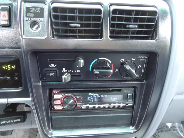 2000 Toyota Tacoma 2dr 4WD 5Spd Manual / New 31 " Mud Tires - Photo 19 - Portland, OR 97217