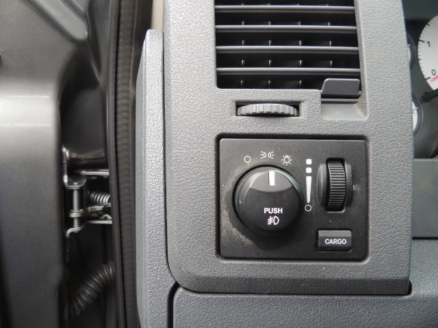 2006 Dodge Ram 2500 SLT 4dr Mega Cab / 4X4 / 5.9L DIESEL / FLAT BED - Photo 39 - Portland, OR 97217