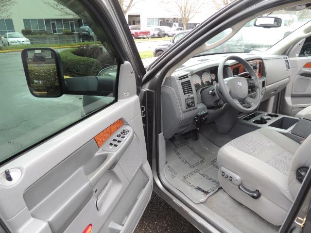 2006 Dodge Ram 2500 SLT 4dr Mega Cab / 4X4 / 5.9L DIESEL / FLAT BED - Photo 14 - Portland, OR 97217