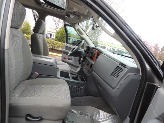 2006 Dodge Ram 2500 SLT 4dr Mega Cab / 4X4 / 5.9L DIESEL / FLAT BED - Photo 18 - Portland, OR 97217
