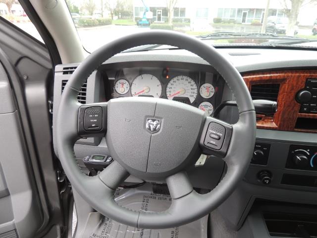 2006 Dodge Ram 2500 SLT 4dr Mega Cab / 4X4 / 5.9L DIESEL / FLAT BED - Photo 36 - Portland, OR 97217