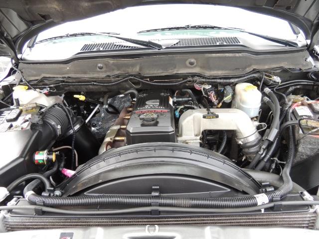 2006 Dodge Ram 2500 SLT 4dr Mega Cab / 4X4 / 5.9L DIESEL / FLAT BED - Photo 31 - Portland, OR 97217