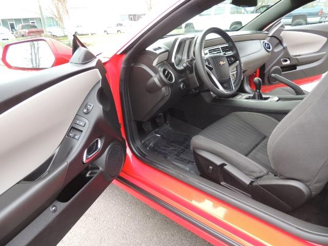 2014 Chevrolet Camaro LS / Coupe / 3.6 Liter 6Cyl / ONLY 9000 MILES - Photo 11 - Portland, OR 97217